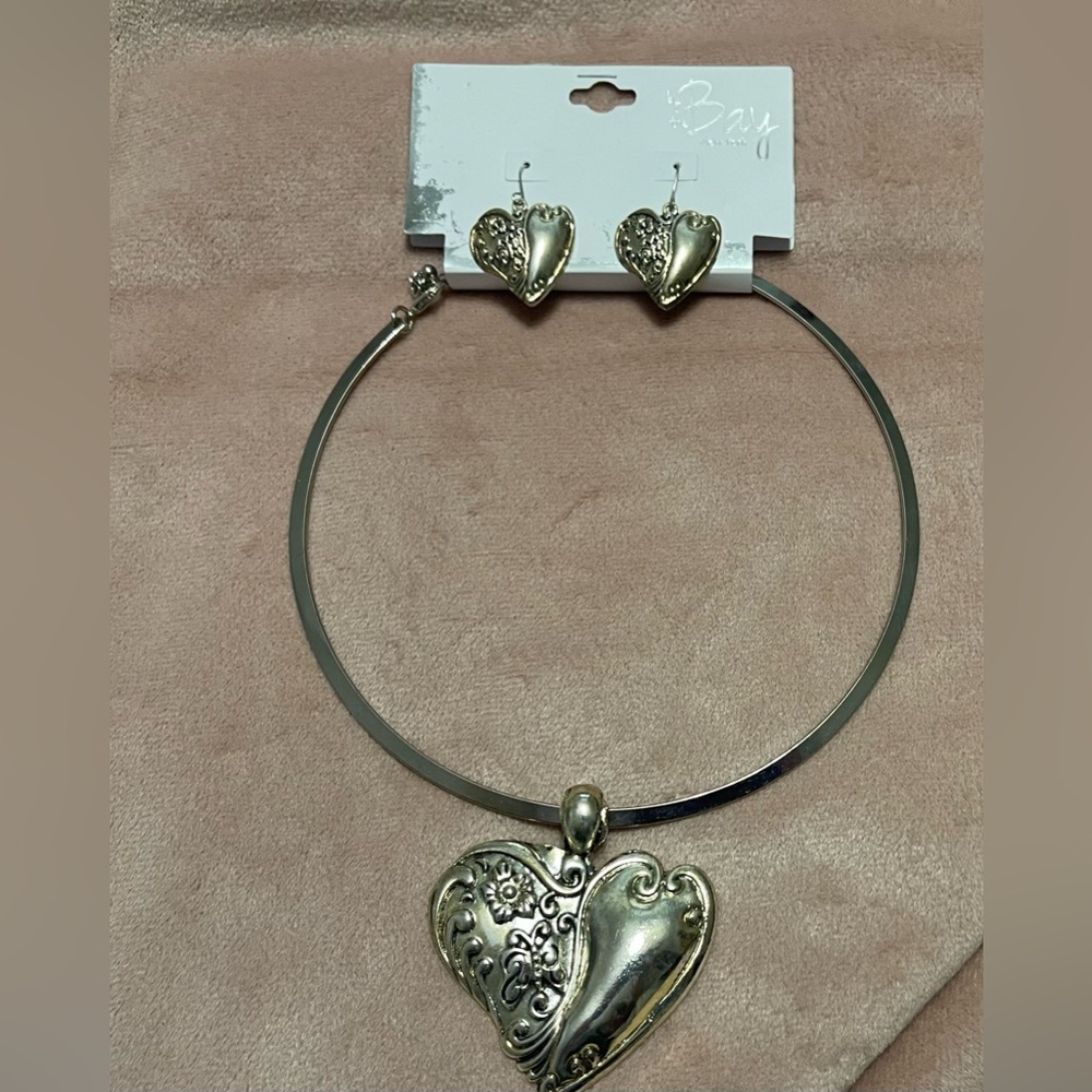 NWT Women’s Jewelry Set
